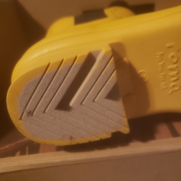 Eco Friendly Waterproof Boots - Picture 6 of 8